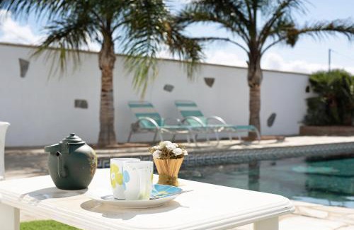 Conil de la Frontera House | Casa Mari Loli 1: Family Retreat with Pool & Pet-Friendly