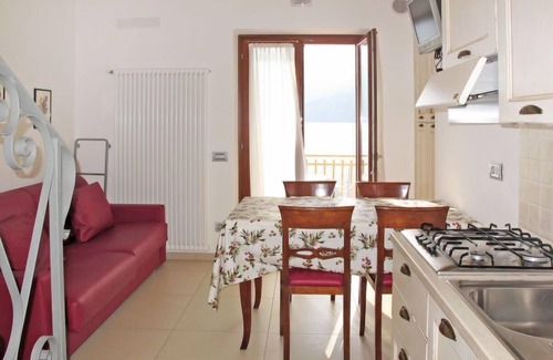 Assenza Apartment | Oceanfront Casa Maria: Rated 9/10 with Spa & Breakfast