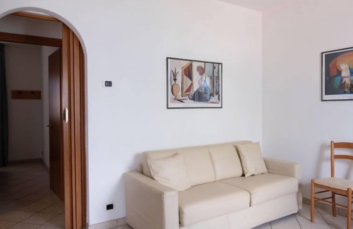 Assenza Apartment | Escape to Casa Maria: Oceanfront Retreat with Spa & Views