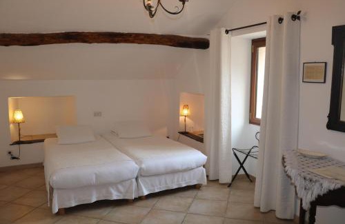 Nonza Bed & Breakfast | Beautiful CASA MARIA: Beachfront with Ocean Views