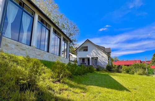 Merei House | Top-Rated Casa Maria Sarata Monteoru: Family-Friendly Retreat