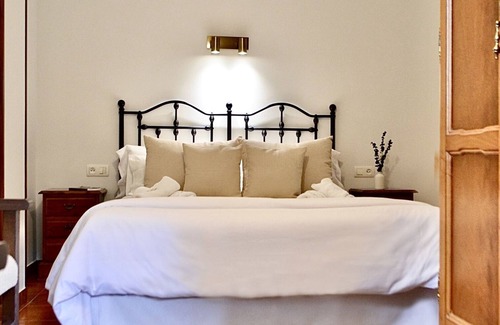Dego House | Discover Casa Marian: Family-Friendly with Spa & Breakfast