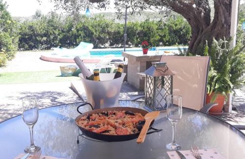 Rasquera House | Cozy Casa Mariano: Pet-Friendly Retreat with Ocean Views