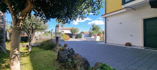 Scillichenti House | Elegant Casa Mariano: 4-Star Stay with Unique Amenities