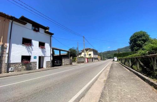 Mestas de Con House | Pet-Friendly Casa Maribel in Cangas de Onís - 8.4/10 Rating