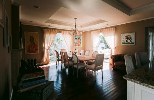 San Antonio de las Minas Apartment | Experience Casa Marieta: Guest Rated 10/10 with Breakfast