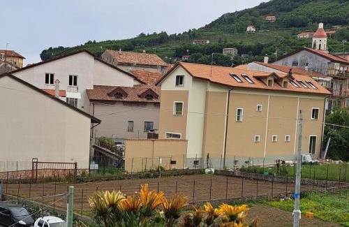 Bomerano Apartment | Pet-Friendly Casa Marilyn: Guest Rated 9.9/10