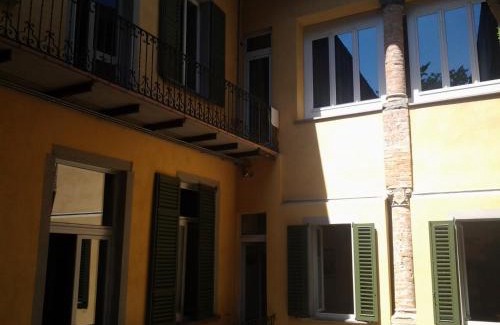 Citta Alta Apartment | Family-Friendly Casa Mario Lupo: Top-Rated Apartments & Rooms