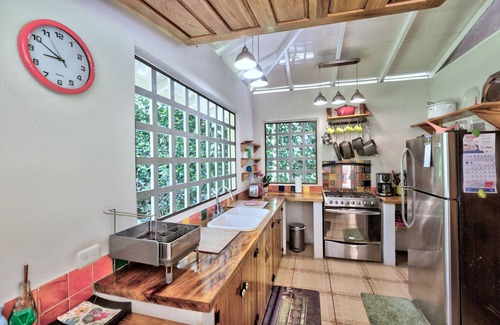 Chiguata Ski Chalet | Charming Casa Mariposa 2BR with Oceanfront Views