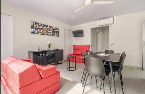 Punta Leona Apartment | Casa Mariposa: Oceanfront Retreat with Spa & Pool Access
