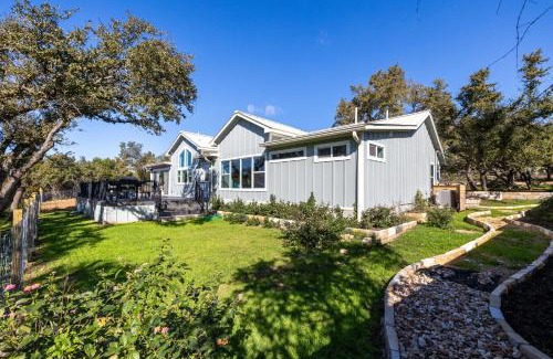 Dripping Springs House | Cozy Casa Mariposa: Renovated Retreat with Firepit & Pets Welcome