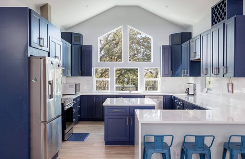 Dripping Springs House | Casa Mariposa: Renovated Retreat with Firepit & Pet Friendly!