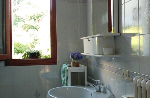 Acquaseria Apartment | Casa Mariuccia - Tranquil Garden Retreat by the Lake