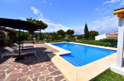 El Tosalet House | Elegant Casa Markoli: Family-Friendly Retreat with Pool