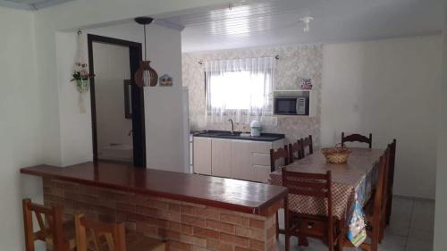 Balneario Arroio do Silva House | Cozy Casa Marron with Private Beach and Ocean Views