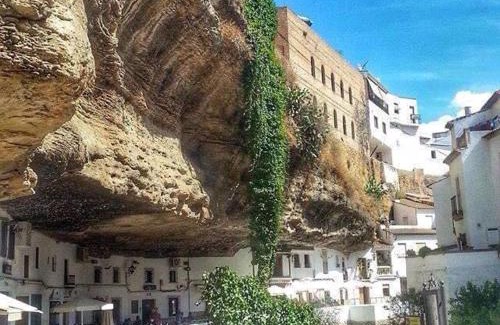 Setenil de las Bodegas House | Family-Friendly Getaway at Casa Marta with 9.5/10 Rating