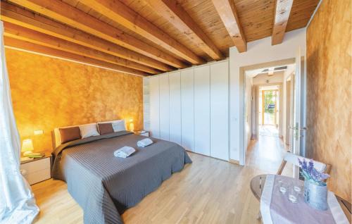 Cavaion Veronese Apartment | Delightful Casa Mary: Family-Friendly with a Pool Oasis