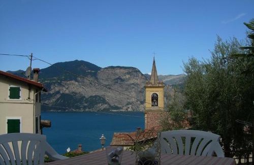 Castelletto Apartment | Cozy One-Bedroom Suite at Casa Mary with Lake View and Garden