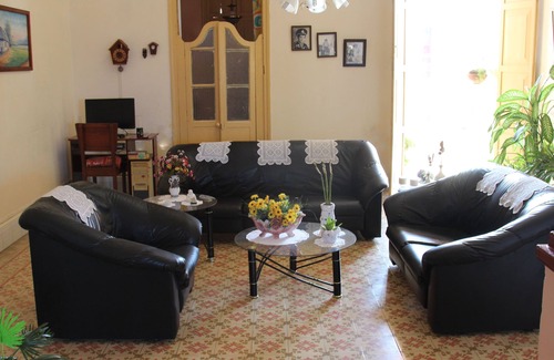 Cienfuegos House | Relax at Casa Mary y Rafe with Ocean Views and Spa