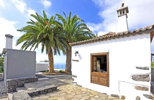 Tijarafe House | Discover Casa Maryluna: Family-Friendly Paradise with Pool