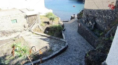 Tamaduste House | Ocean View Casa with Terrace, Steps from the Beach