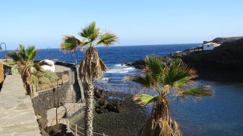Tamaduste House | Ocean View Casa with Terrace, Steps from the Beach