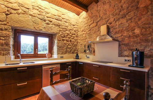 Sagas Cottage | Ideal Casa Mateus for 11: Pet-Friendly with Pool Access