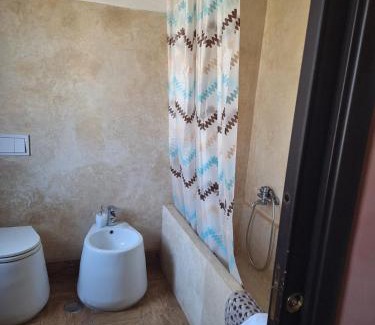 Cisterna di Latina Bed & Breakfast | Inviting Casa Mattia - B&B with Pet-Friendly Amenities