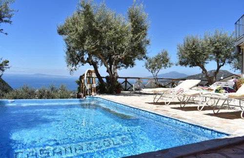 Sant'Agnello Bed & Breakfast | Oceanfront Bliss at Casa Mazzola - Guest Rated 10/10