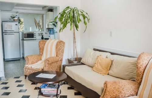 Gualeguaychu House | Cozy Casa Mechi: Pet and Child-Friendly Retreat