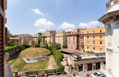 Salario Apartment | Casa Medina, Charme in 5 min From Villa Borghese