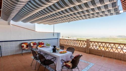 Guevejar House | Discover Casa Medina Guevejar: Family-Friendly Retreat