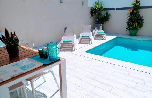 Palamos House | Beautiful Casa Mediterránea with Private Pool & Ocean Views