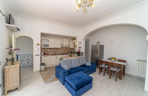Montepertuso House | Elegant Casa Melevyen: Perfect for Families with Spa & Breakfast