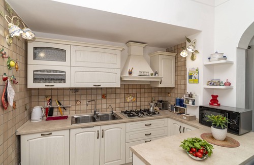 Montepertuso House | Elegant Casa Melevyen: Perfect for Families with Spa & Breakfast