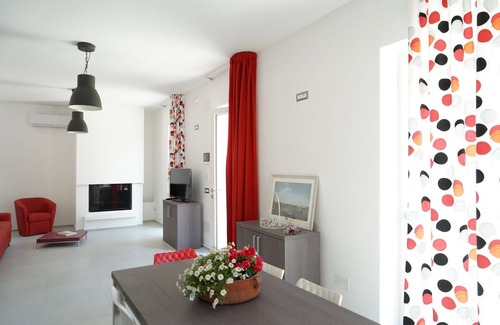 Mattinata House | Casa Melograno spacious and modern three-room apartment in olive grove near the sea