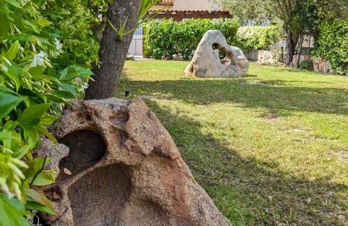 San Teodoro City Centre Apartment | Cozy Casa Menhir: Ocean View with Family-Friendly Amenities