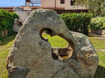 San Teodoro City Centre Apartment | Cozy Casa Menhir: Ocean View with Family-Friendly Amenities