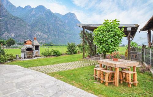 Samolaco Apartment | Pet Friendly Stay at Casa Meno - Rated 9/10 by Guests
