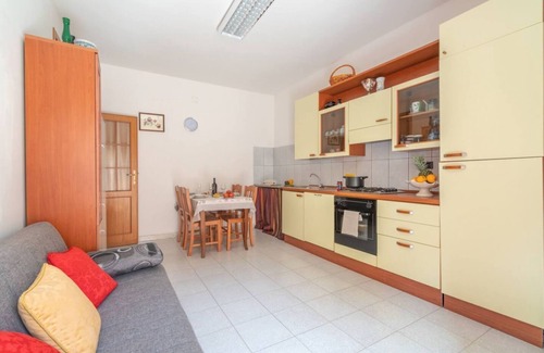 Pivarada Apartment | CASA MERISI: Convenient Flat Near the Beach with Amenities