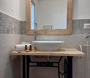 San Giovanni Apartment | Casa Meta Mito: Oceanfront Retreat with 9.5 Guest Rating
