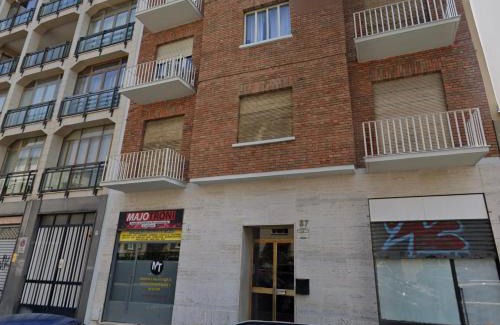 Millefonti Apartment | Discover Casa Metro Lingotto: Pet and Child-Friendly Stay