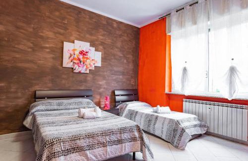 Millefonti Apartment | Discover Casa Metro Lingotto: Pet and Child-Friendly Stay