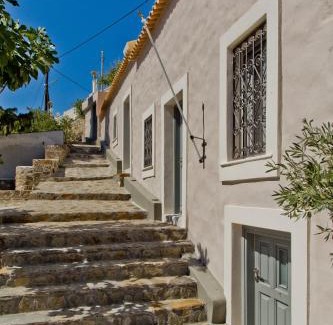 Voladha Villa | Oceanfront Bliss at Casa Metropolis - Guest Rated 10/10