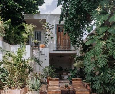 Centro Bed & Breakfast | Enchanting Casa Mezcla: Oceanfront Bed & Breakfast Retreat