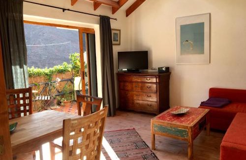 Valle Gran Rey House | Welcoming Casa Mia: Pet-Friendly Stay with Top Ratings