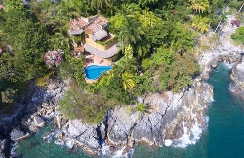 Almacen House | Casa Mia - Exclusive Waterfront Retreat in Puerto Mio