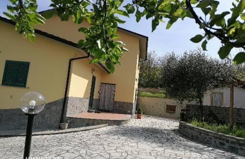 Castelnuovo di Garfagnana House | Budget-Friendly CASA MIA: 9/10 Guest Rated with Great Amenities