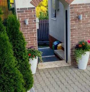 Resita House | Pet-Friendly Retreat at Casa Mica Resita - Guest Rated 9.9