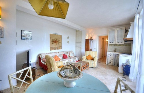 Montalto di Castro House | Casa Micaela: Cozy Apartment with Garden & Free Wi-Fi